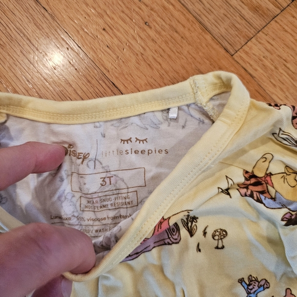 Little Sleepies Pooh Crescent Zippy - Picture 3 of 3